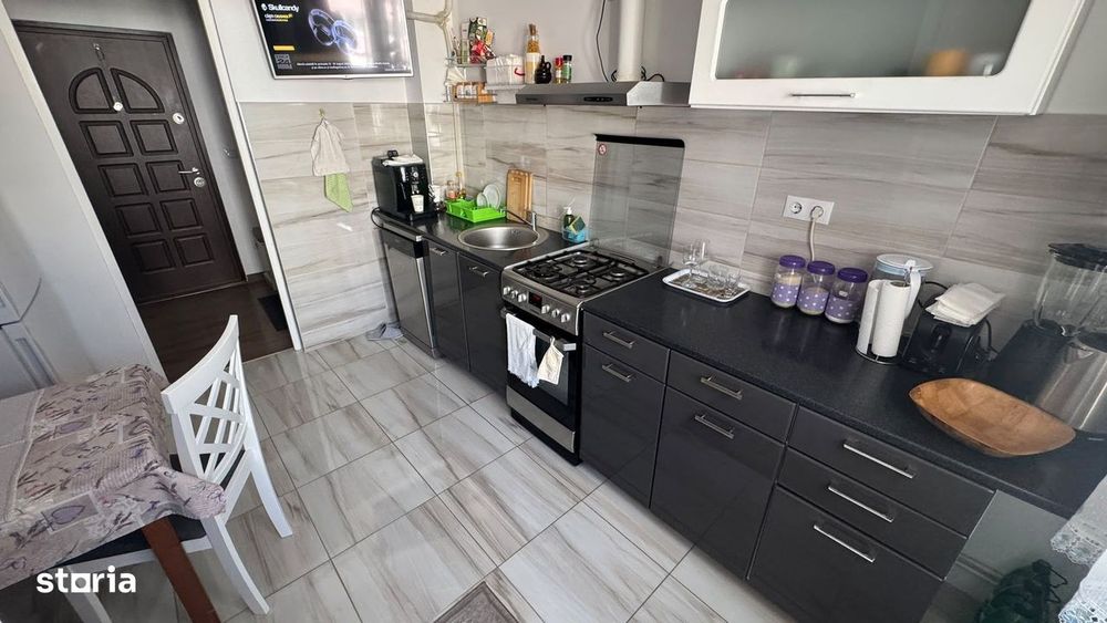 Apartament 2 camere decomandat, 10 mp pivnita, 2 balcoane - P. Rahovei