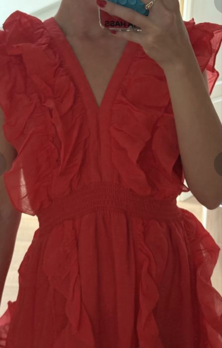 Ефирна червена рокля YAS