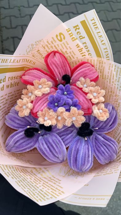 Vand buchet din flori din sarma plusata