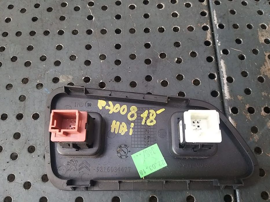 Buton deschidere portbagaj peugeot 3008 2 9816034477