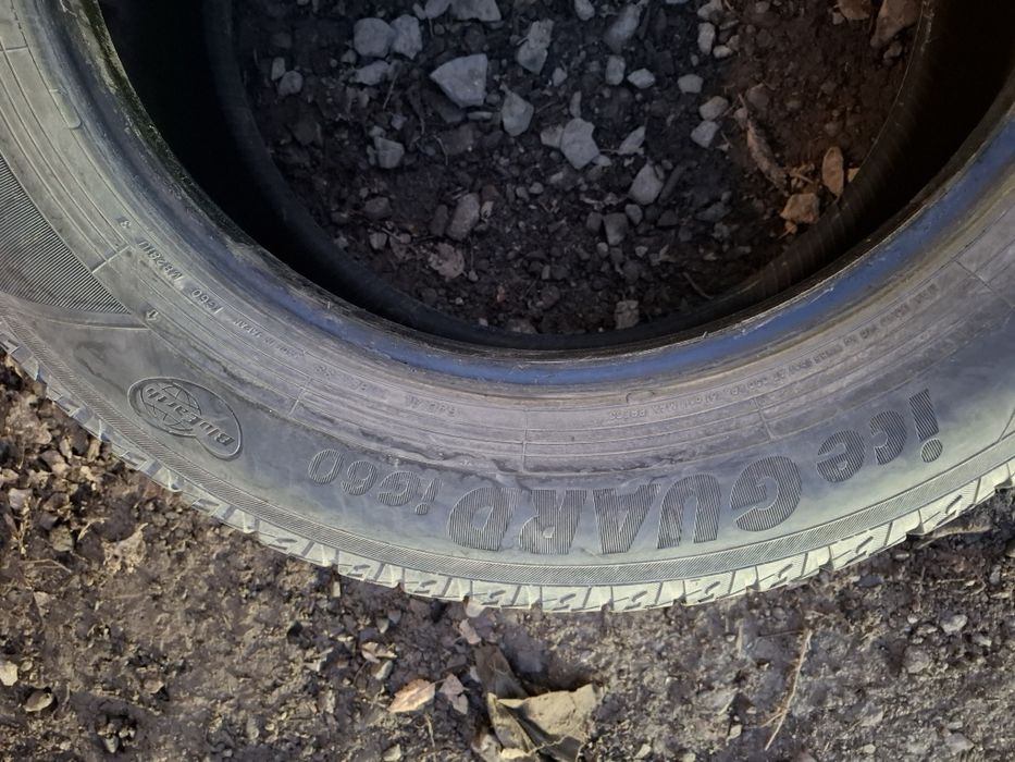 Две шины Yokohama 215/60R17
