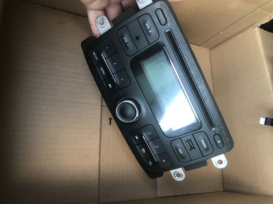 Штатная магнитола Duster