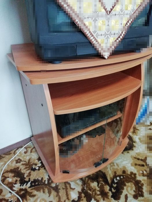 ТВ бар / плот и стъклени врати гр. Габрово Център • OLX.bg