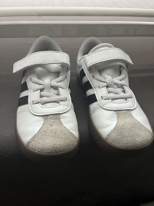 Детски обувки на Adidas 34 номер
