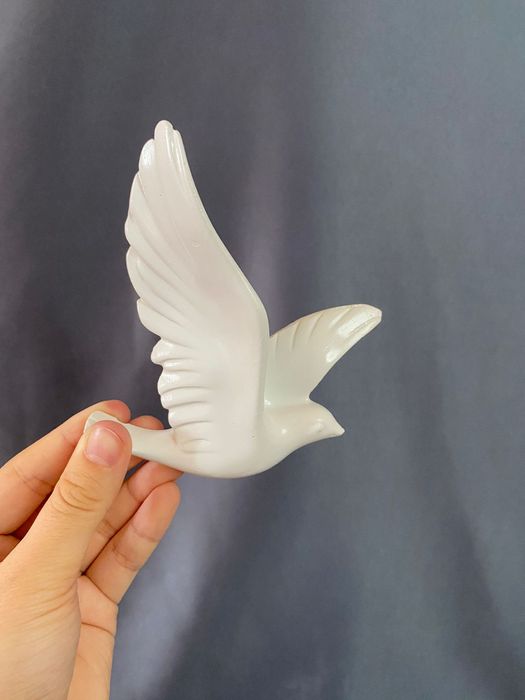 Панно на стену. Голуби