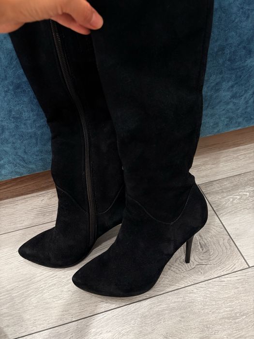 Демисезонные сапоги замшевые