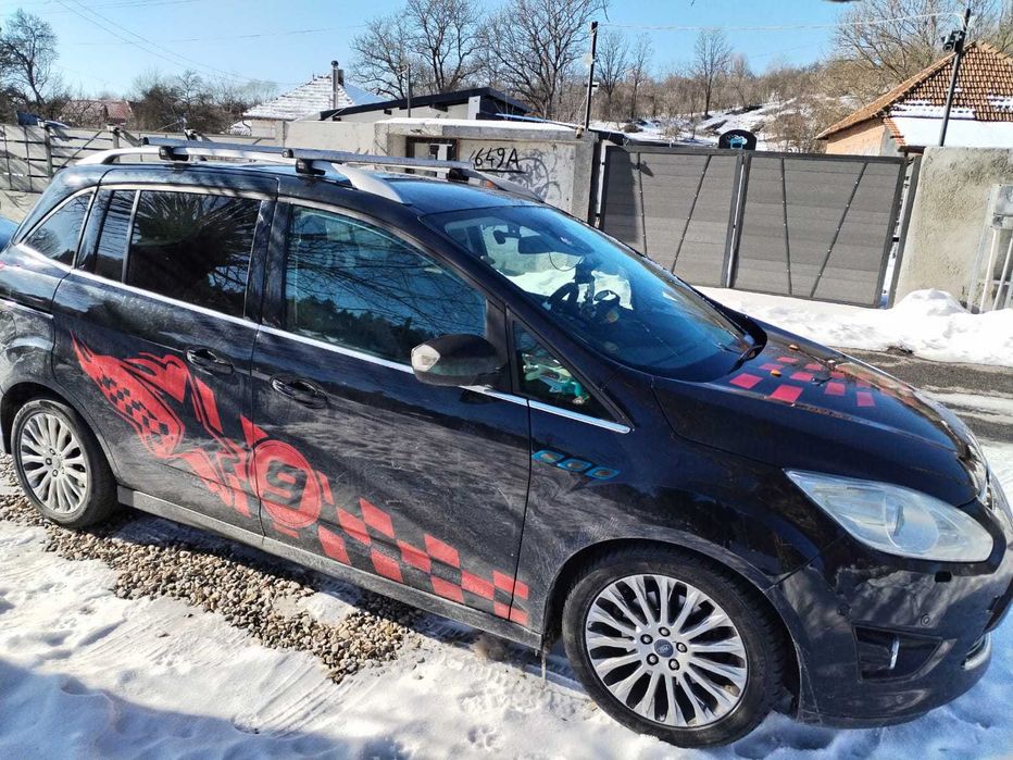 Se vinde Ford Grand c max titanium