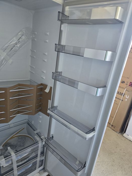 Хладилник/охладител за вграждане Grundig GSMI 25730 FN