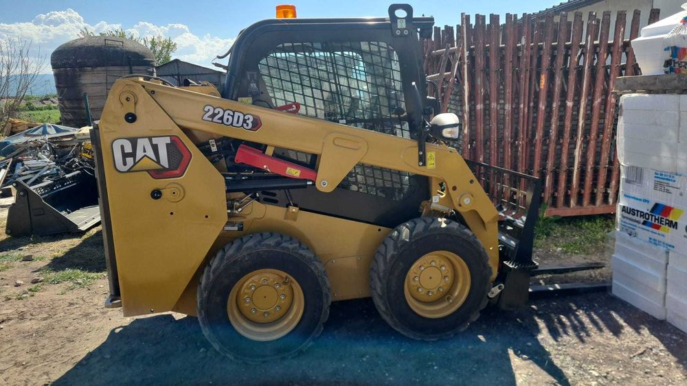 Inchiriez buldoexcavator si mini incarcator cu operator