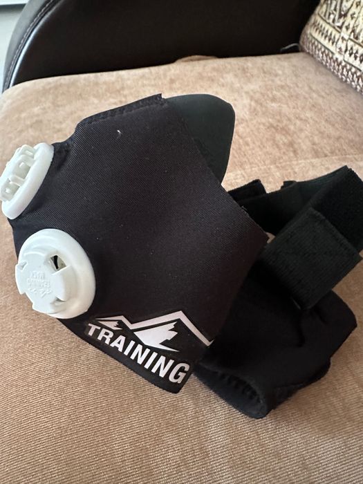 Тренировочный маска