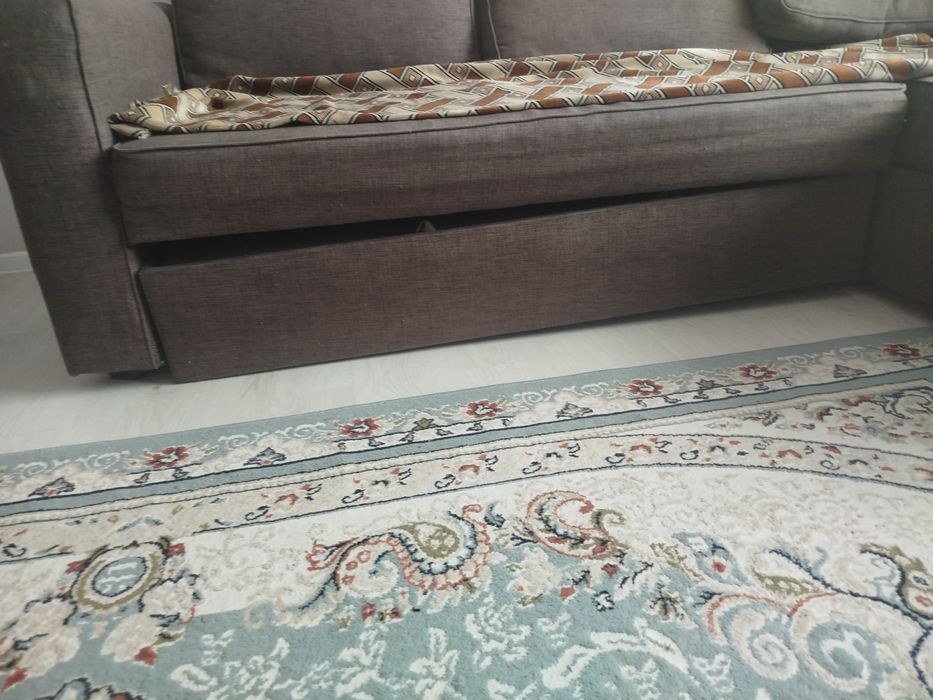 Продам диван. Район 7 поликлиники