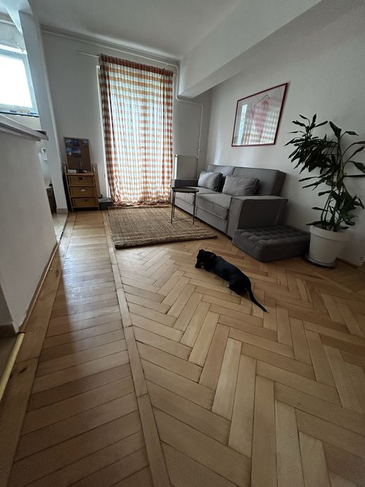 Inchiriez apartament