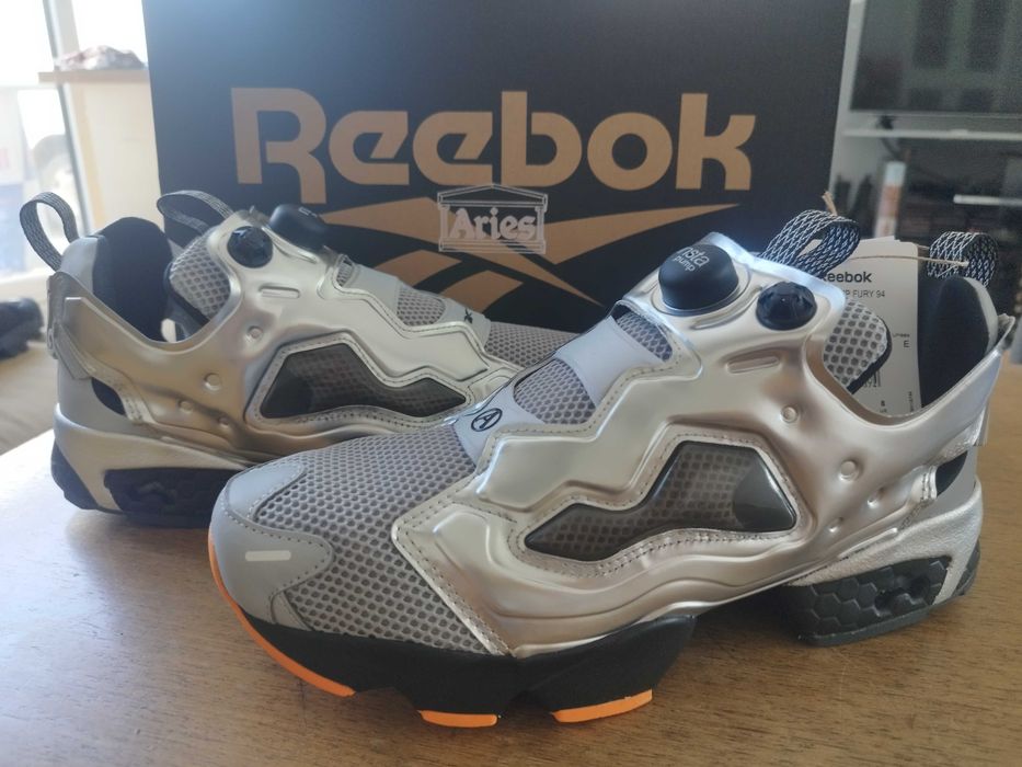Reebok Fury Aries 42 & 44 100% original