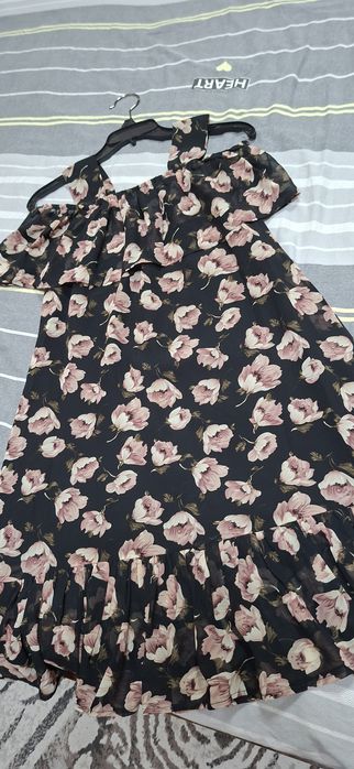 Продаётся платья для девочек на 9-10 лет