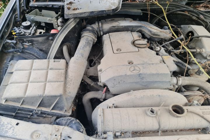 Bara fata Mercedes-Benz C-Class 1995 C 180 MT (122 hp)