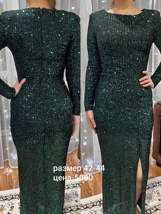 Продам платья, одевала по одному разу