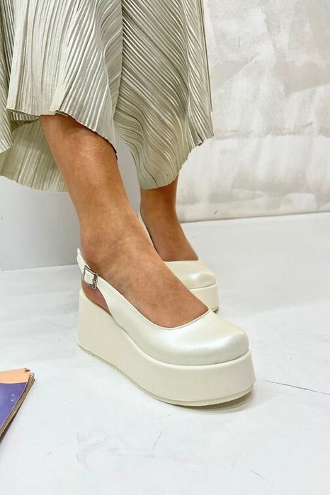 Сандали на платформа - бяла перла [35-40 номер]