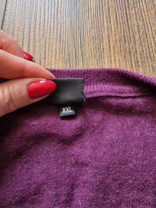 Страхотен мъжки пуловер HUGO BOSS  размер 2XL, вълна
и памук, без забе