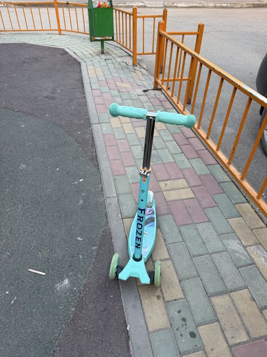 Продам самокат детский