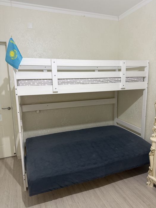 Продам двухъярусную кровать