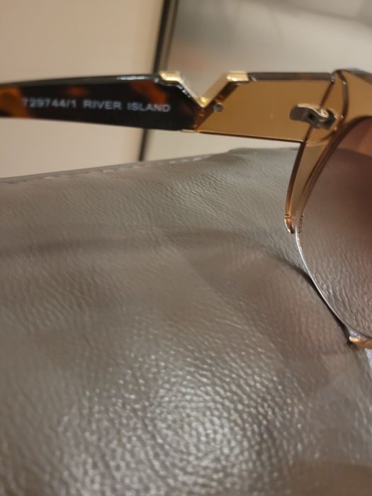 Слънчеви очила RIVER ISLAND