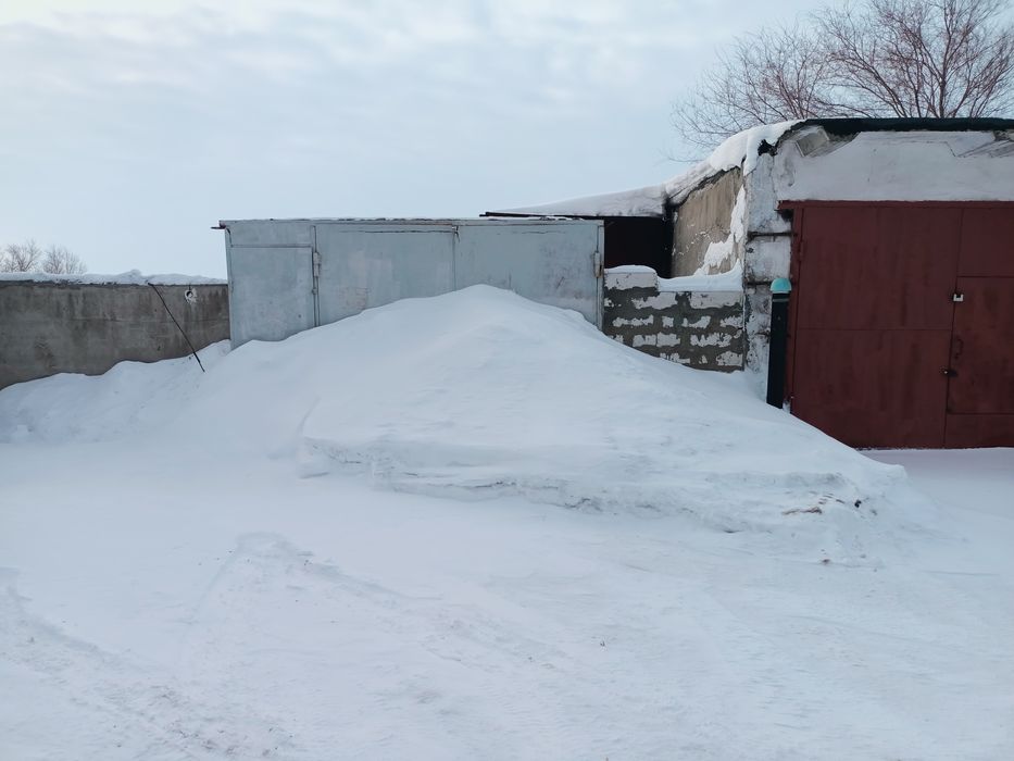 Продам гараж  3 гаражное