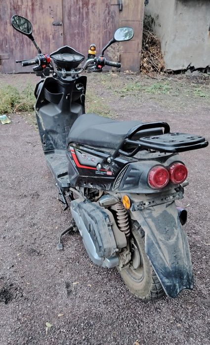 Продаю скутер Viper 150