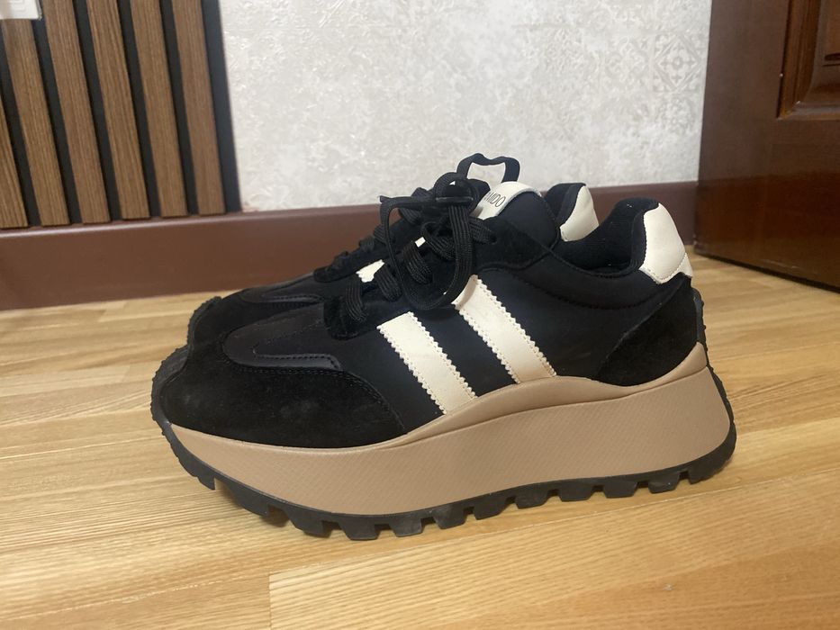 Продам кроссовки