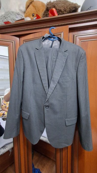 Kostyum shim sotiladi