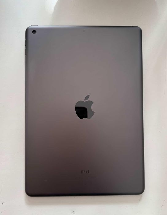 Продам IPad 2020 32GB
