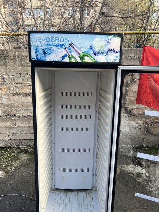 продается холодильник