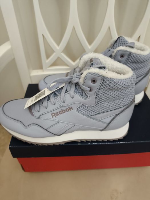 Новые утепленные кроссовки Reebok