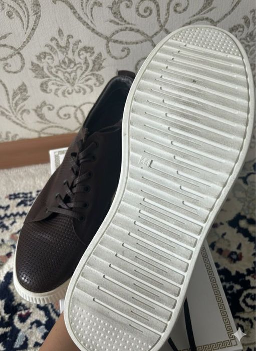 Продаются мужские кросовки