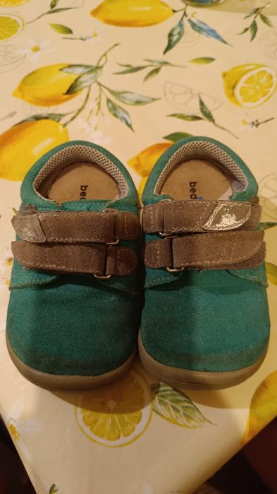 Боси обувки различни марки и номера