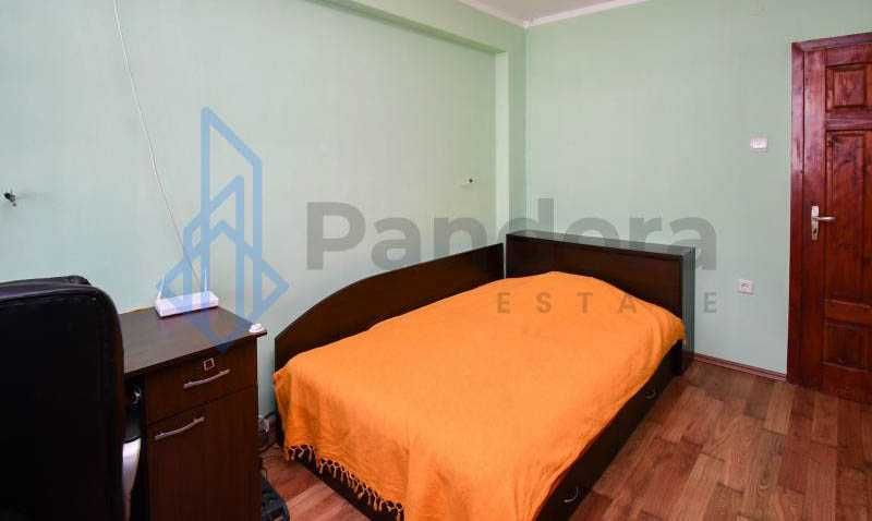 Дава се под наем Тристаен апартамент в София, Център - 94 кв.м за 525 € - Снимка #3