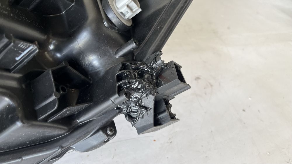 Десен фар Toyota Hilux 8 2020-