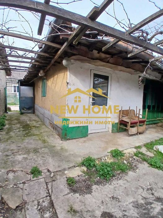 110 кв.м. парцел със стара къща - ул. Батак