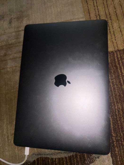 Macbook pro 13" с Touch Bar