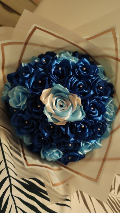 Buchet trandafiri din satin