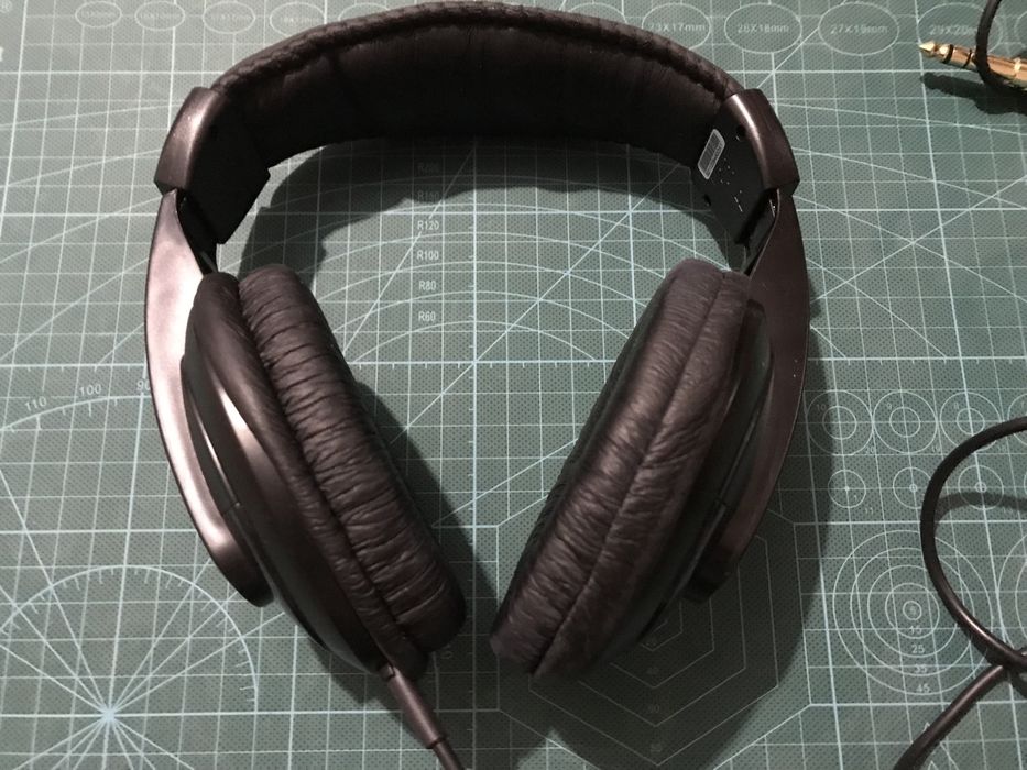Мониторные наушники Behringer