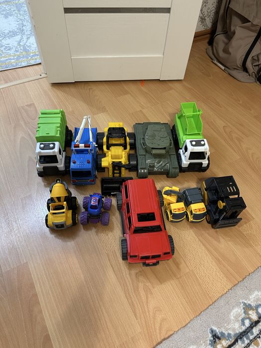 Продам машинки пакетом