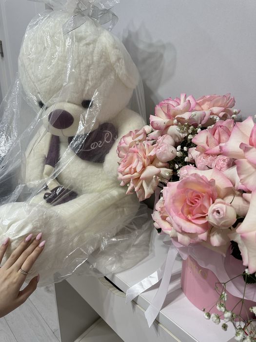 Продается мишка очень красивая, новая с упаковкой стоит.