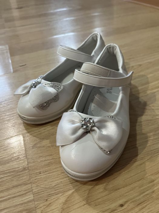 Продам детские туфли