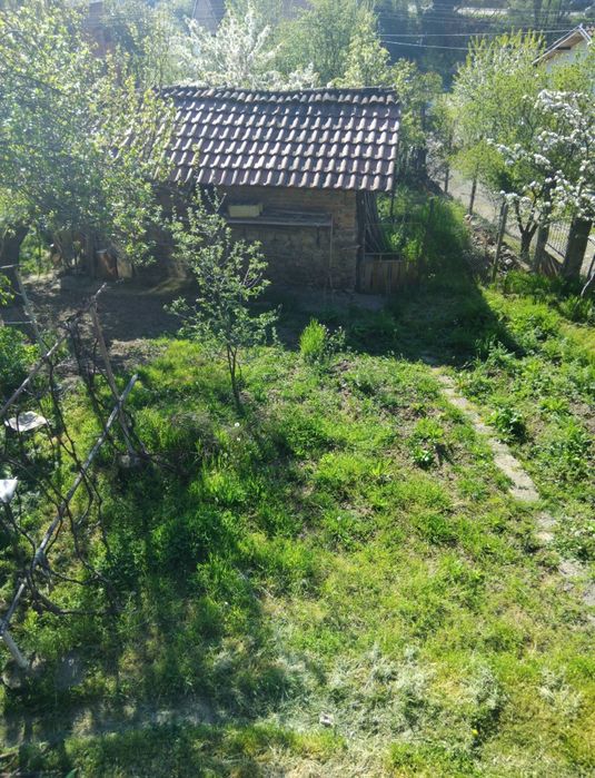 Продава къща в с.Лозно общ.Кюстендил