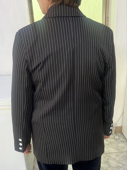 Продам женские пиджаки