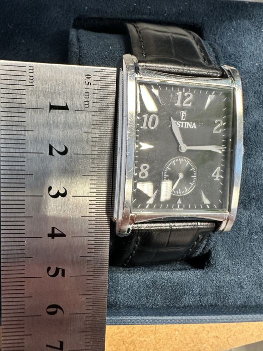 Мъжки часовник Festina с кутия и документи