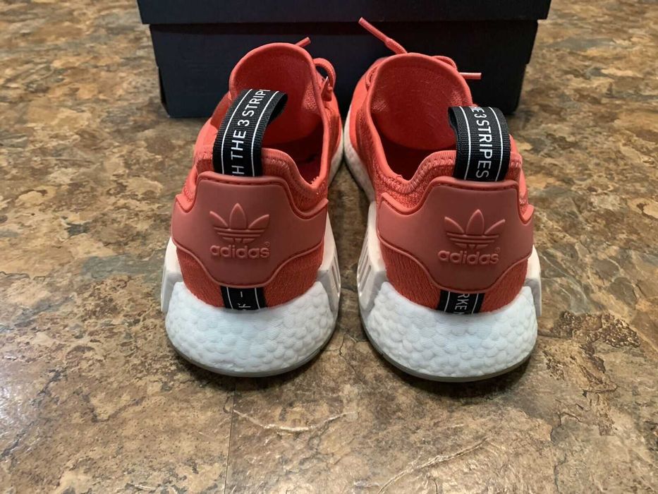 Оригинални дамски обувки  ADIDAS NMD_R1   размер EU37 1/3