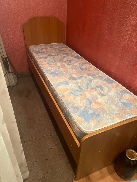 Односпальная кровать