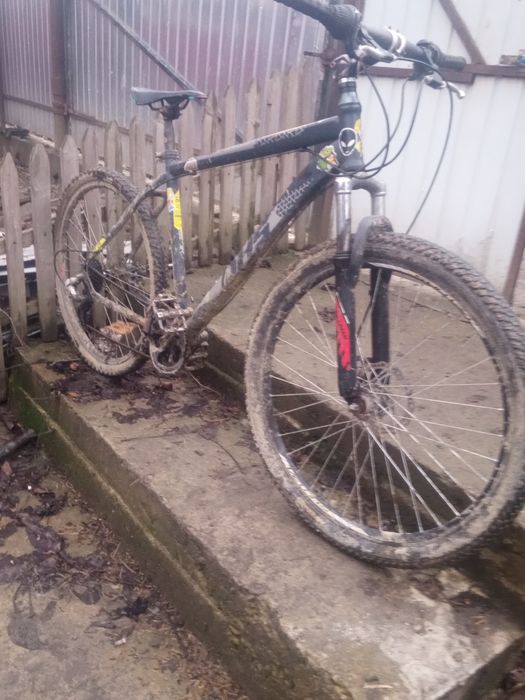 Vând bicicleta  DHS