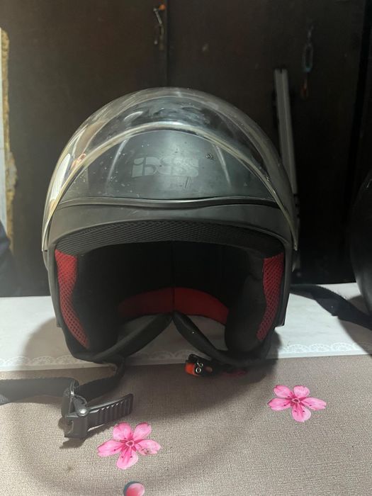 Срочно продам каски